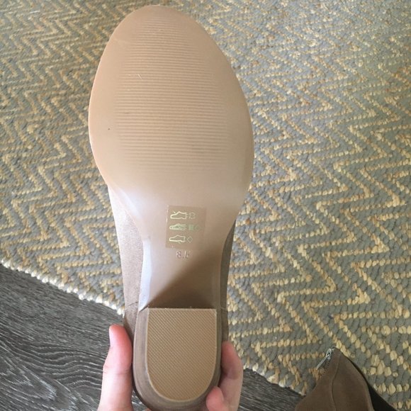 Steve Madden | Randi Booties in Taupe (8.5) - Picture 6 of 6